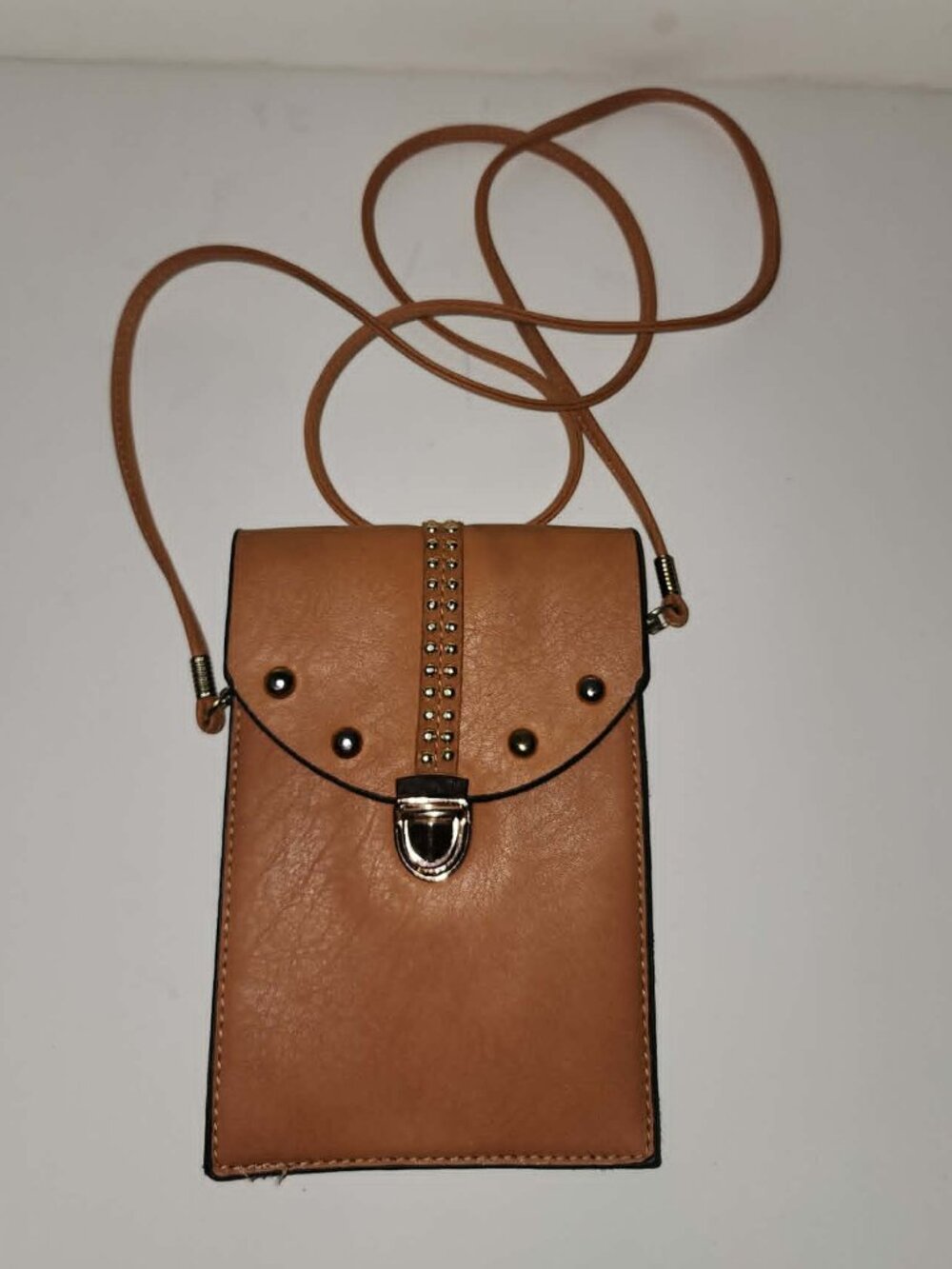 Share Crossbody pouch for cellphone, faux leather